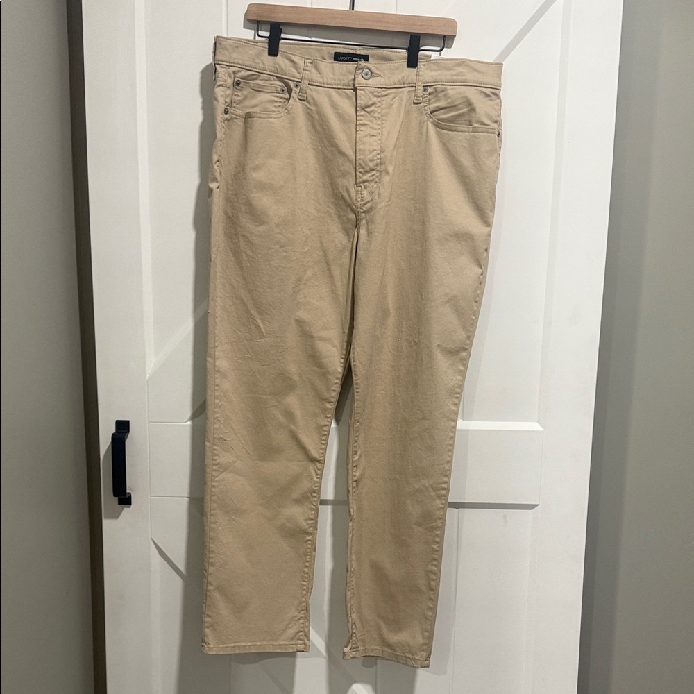 Lucky Brand 410 Athletic Straight Men's Khaki Chinos - Picture 2 of 5